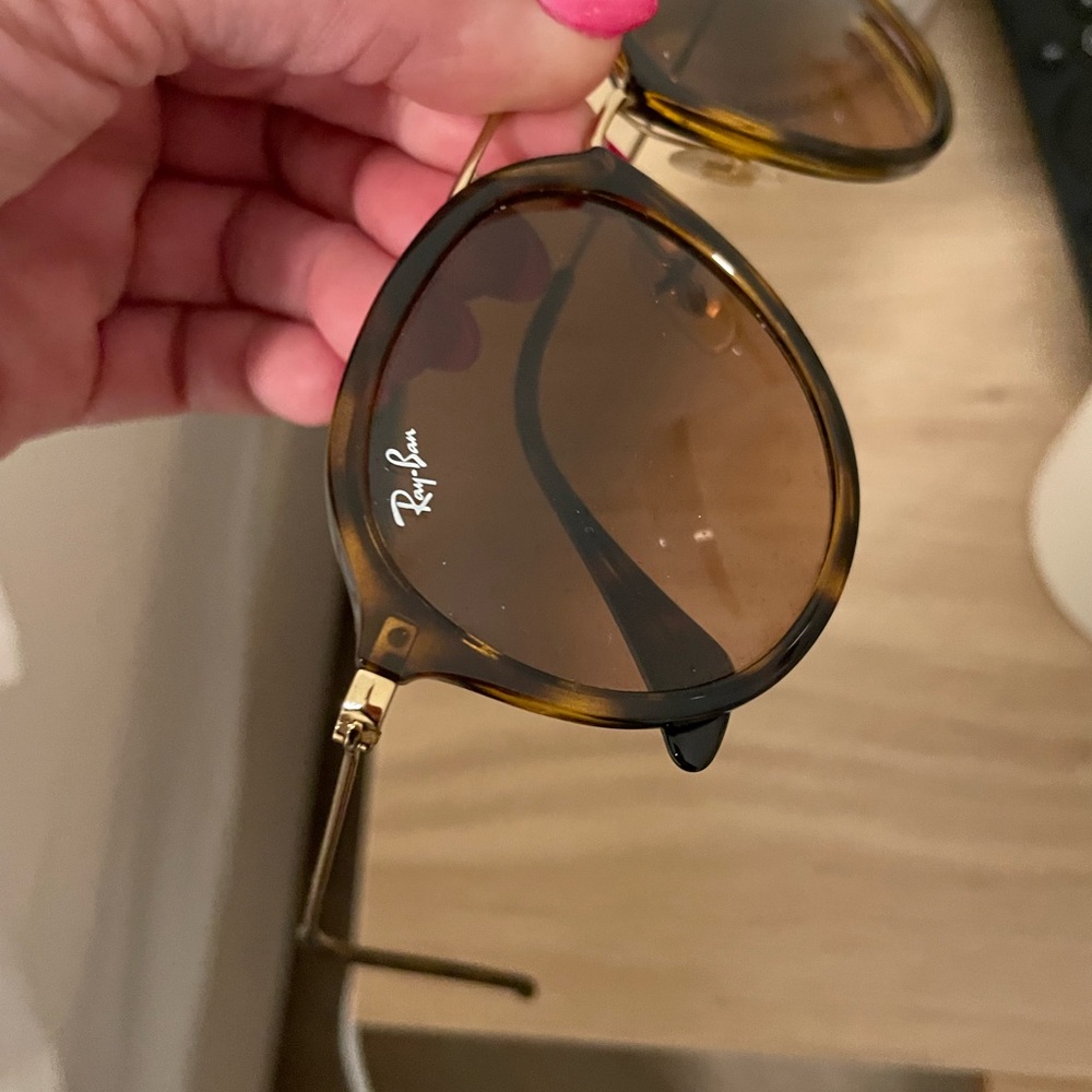 Ray Bans Tortoise and Gold - Picture 7 of 10